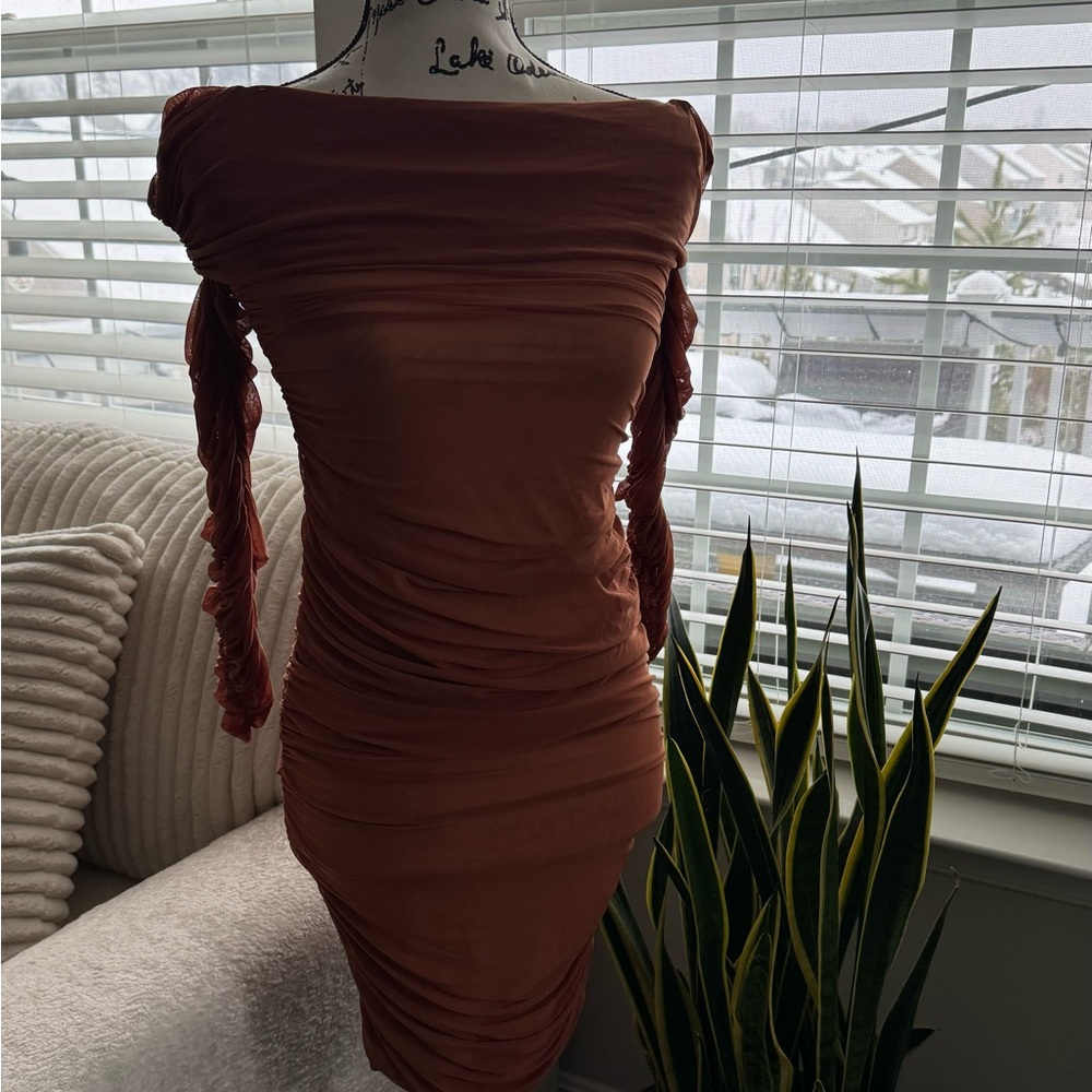 Ready in A ruched off shoulder midi dress. - Picture 3 of 12